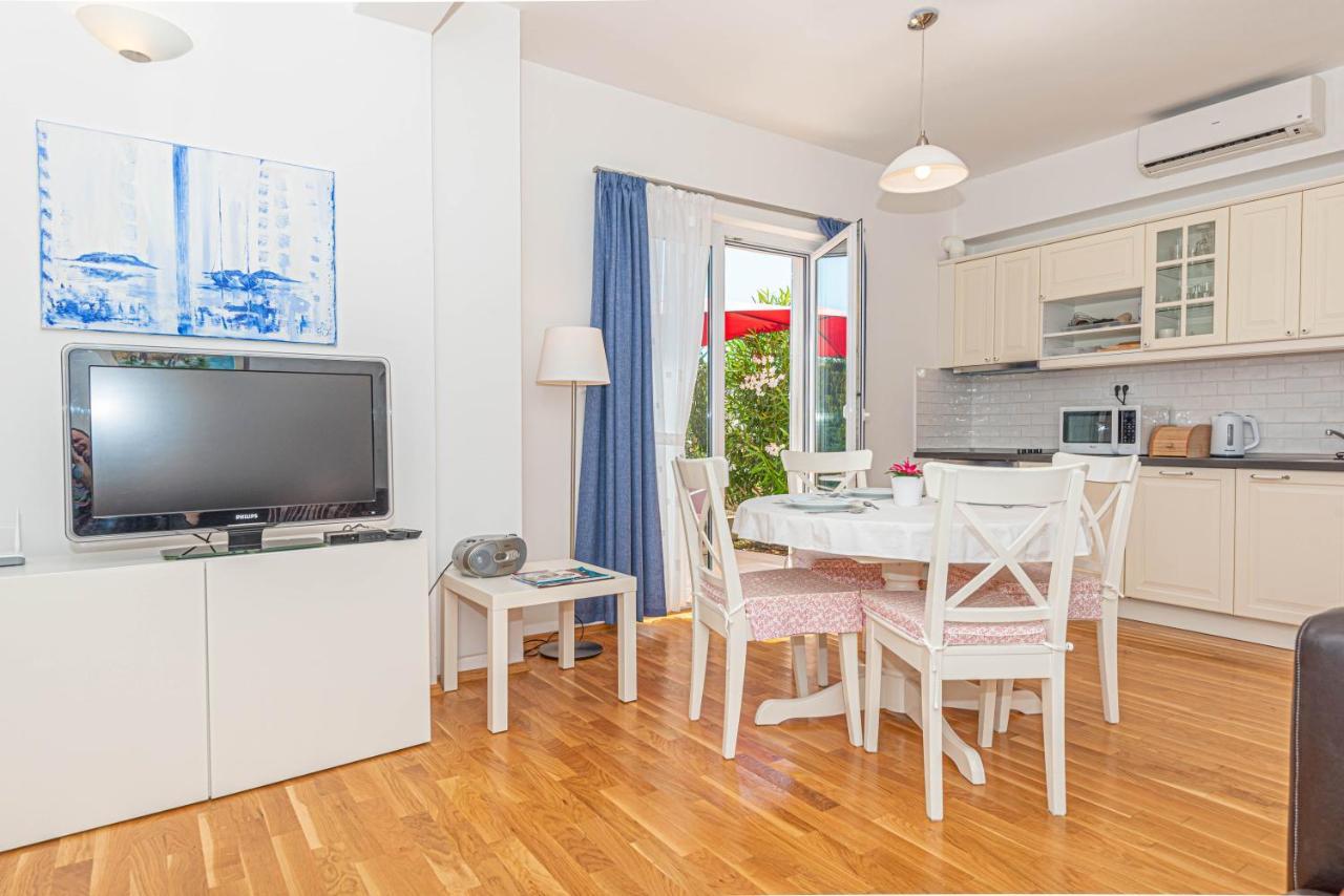 Apartments Villa Tribunj Tribunj  Ngoại thất bức ảnh