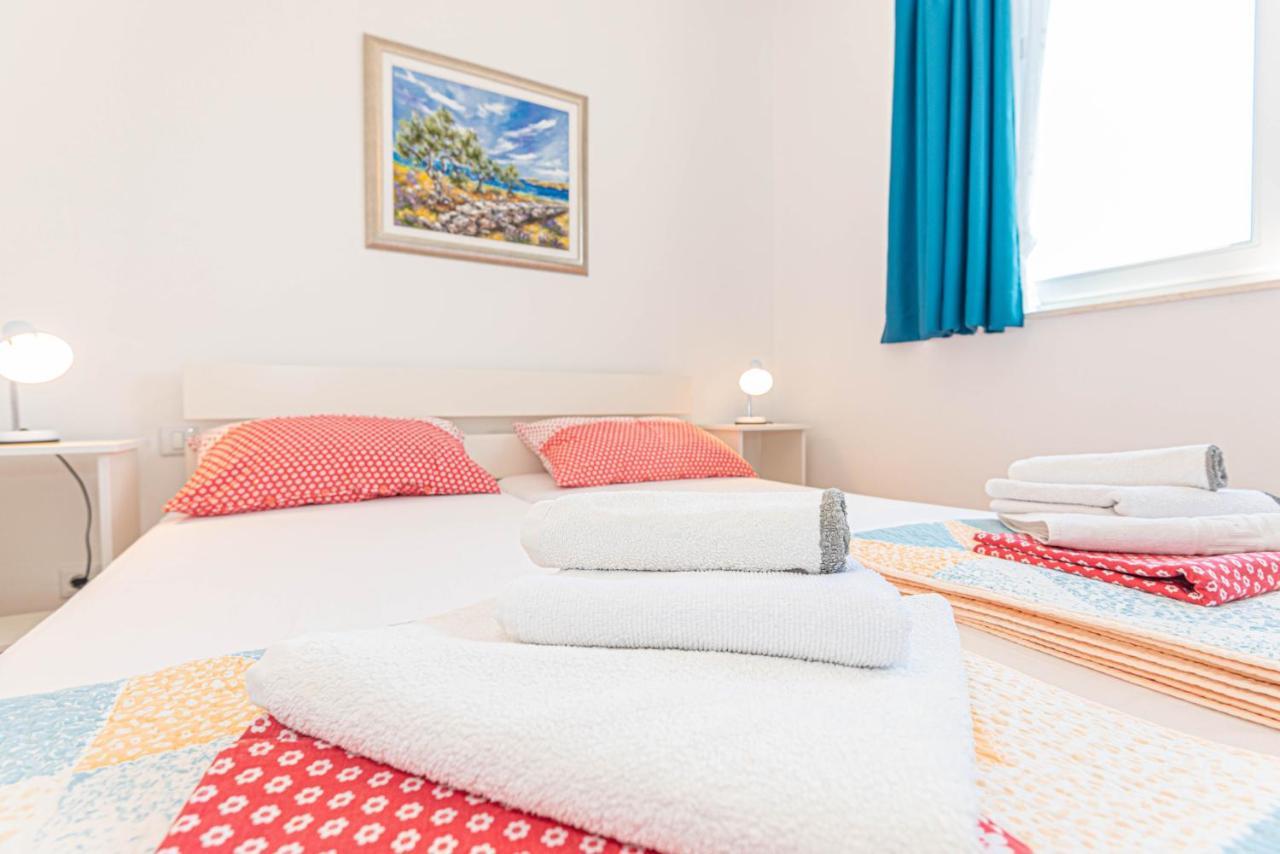 Apartments Villa Tribunj Tribunj  Ngoại thất bức ảnh